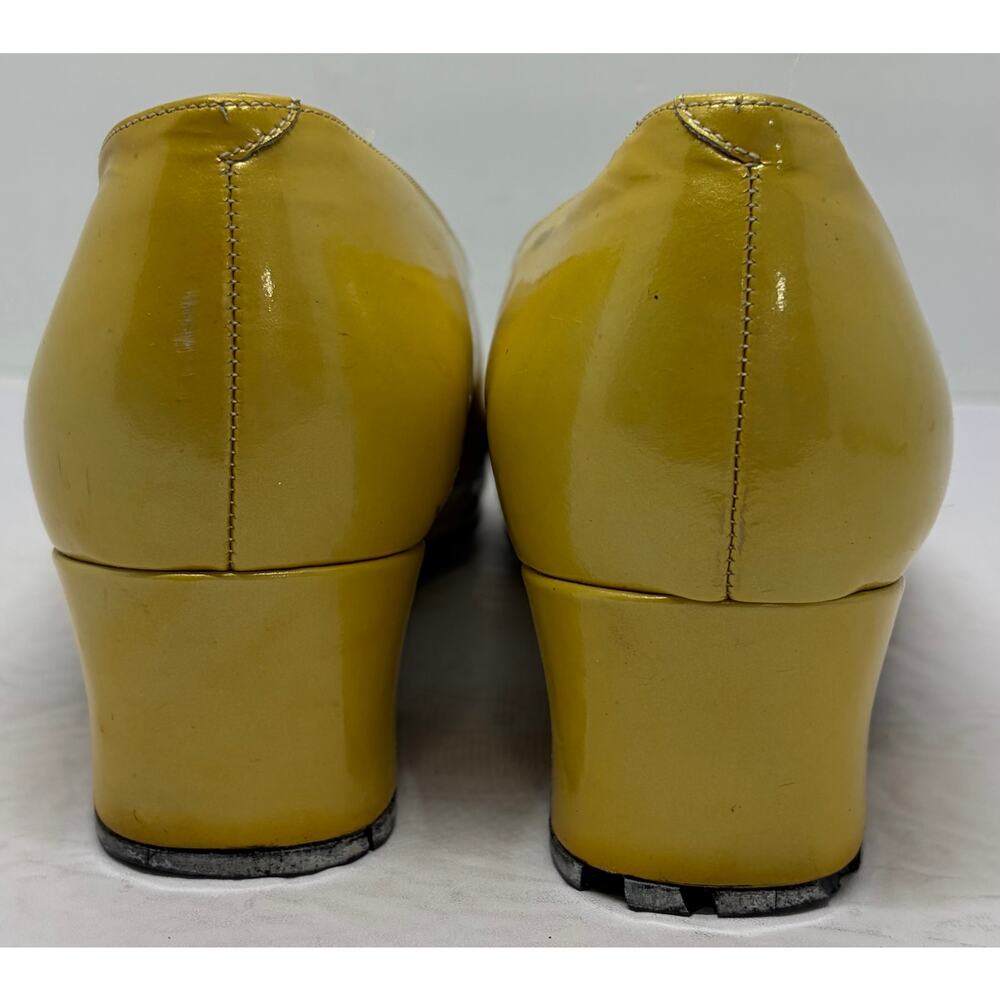 Vintage Chanel Beige Black Cap Toe Pumps Handmade Italy Size 39 US 9 READ - Picture 3 of 8